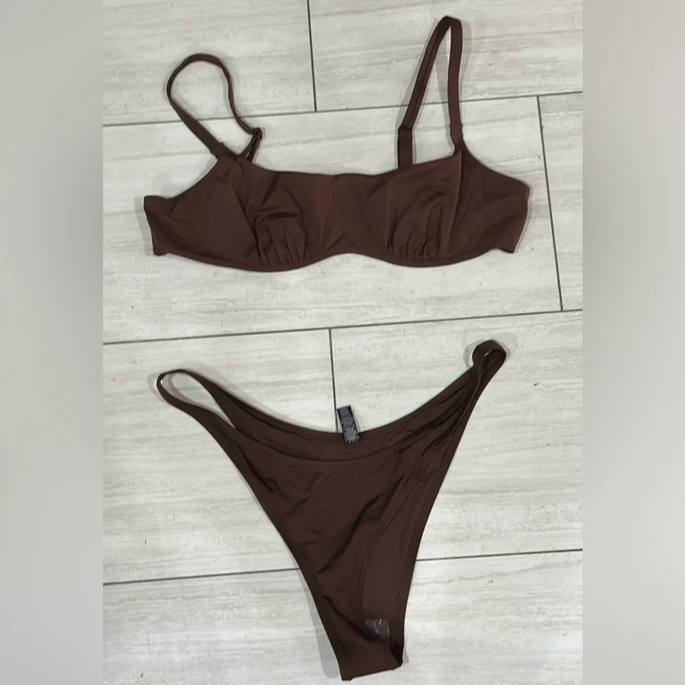 SKIMS Bikini Set bra size 4x and bikini is size 3